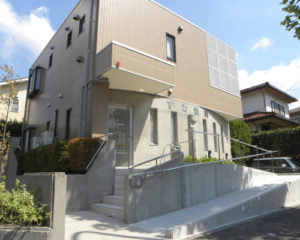 すわ歯科医院外観